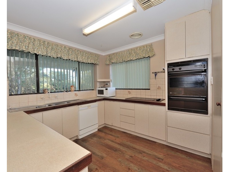 33 Jindarra Close, Cooloongup WA 6168