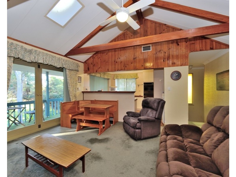 33 Jindarra Close, Cooloongup WA 6168