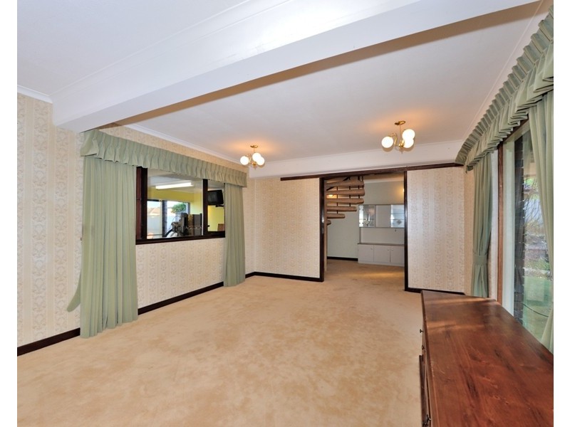 33 Jindarra Close, Cooloongup WA 6168