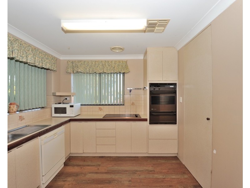 33 Jindarra Close, Cooloongup WA 6168