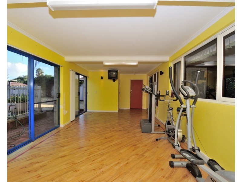 33 Jindarra Close, Cooloongup WA 6168