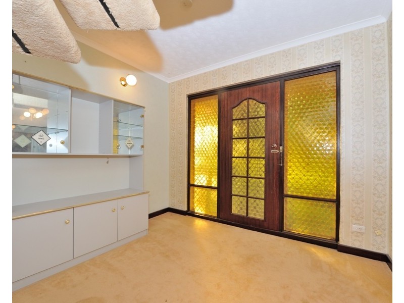 33 Jindarra Close, Cooloongup WA 6168