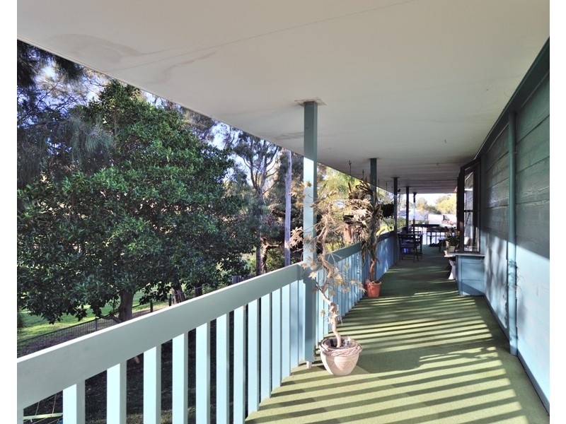 33 Jindarra Close, Cooloongup WA 6168