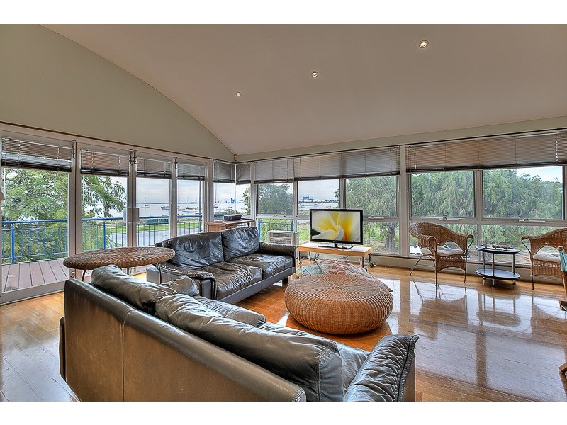 14 Samuel Street, Rockingham WA 6168