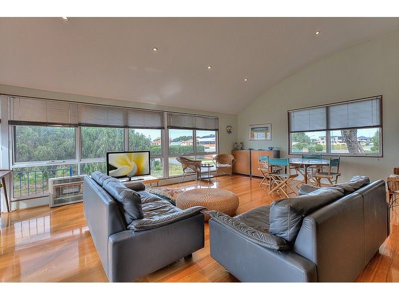 14 Samuel Street, Rockingham WA 6168