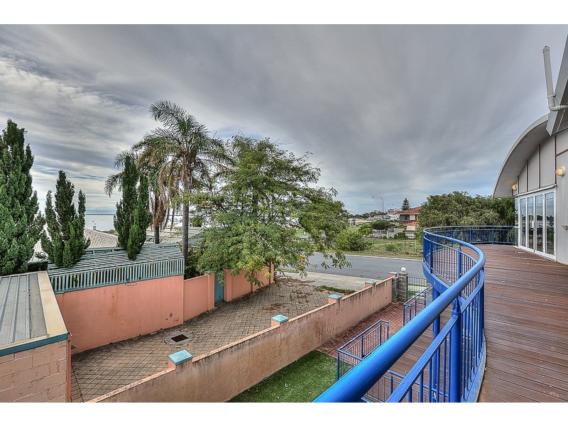 14 Samuel Street, Rockingham WA 6168