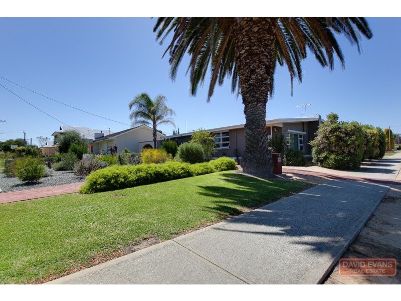 18 Houston Street, Rockingham WA 6168