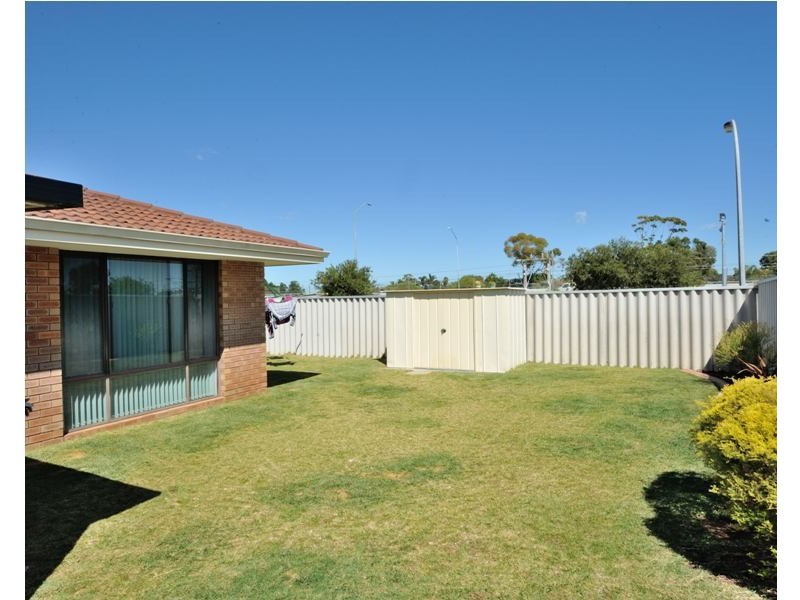 1 Wedge Court, Cooloongup WA 6168