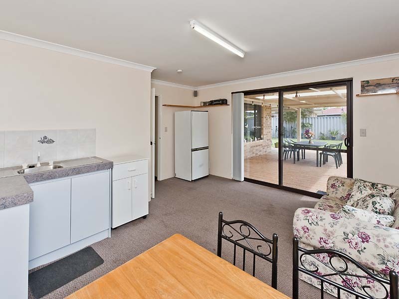 3 Santa Monica Drive, Waikiki WA 6169