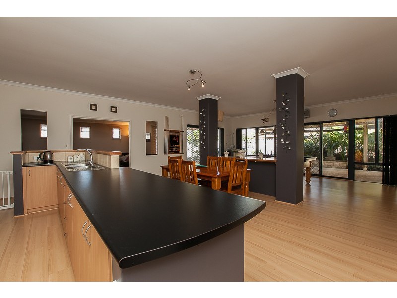 20 Zaragoza Drive, Port Kennedy WA 6172