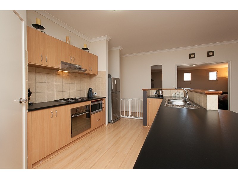 20 Zaragoza Drive, Port Kennedy WA 6172