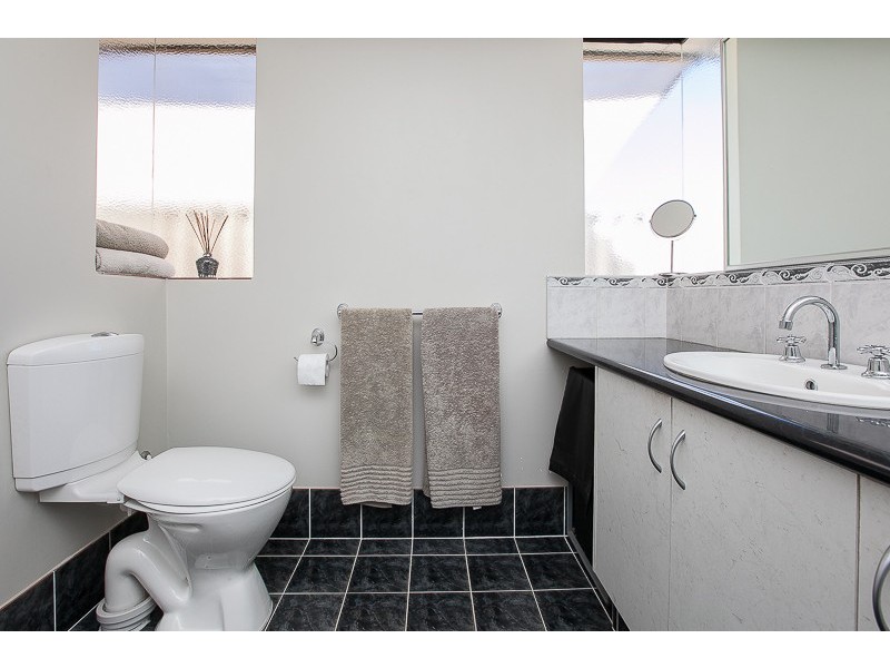 20 Zaragoza Drive, Port Kennedy WA 6172