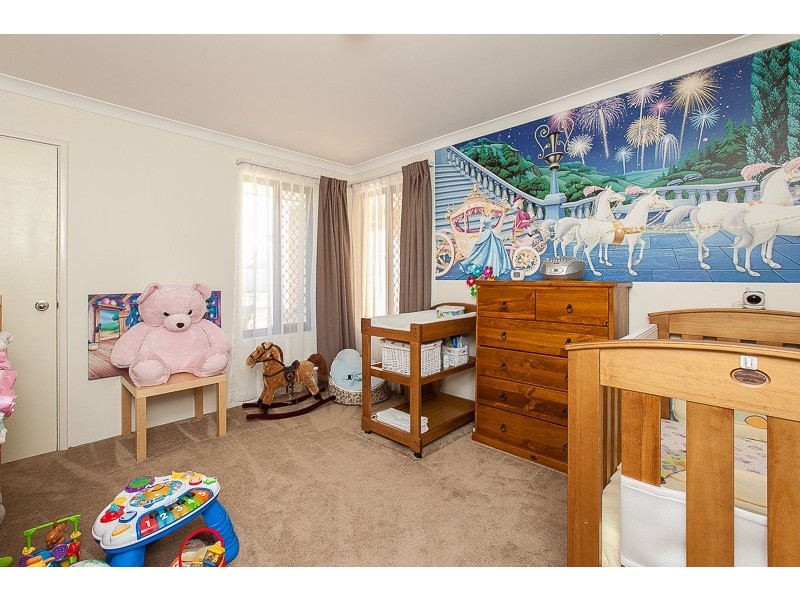 20 Zaragoza Drive, Port Kennedy WA 6172