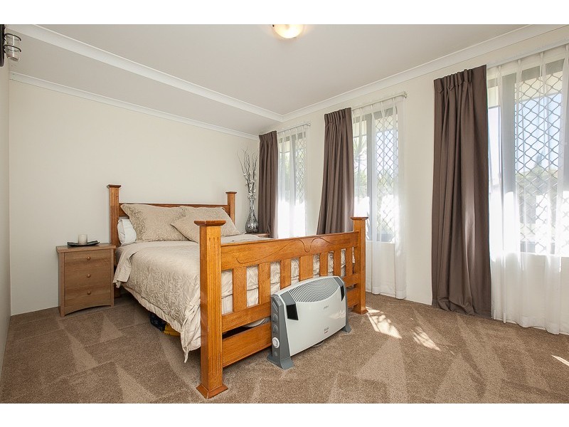 20 Zaragoza Drive, Port Kennedy WA 6172