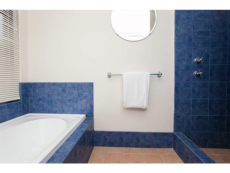 20 Zaragoza Drive, Port Kennedy WA 6172