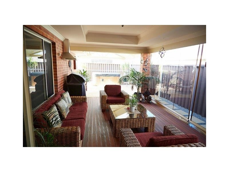 5 Shalimar Brace, Shoalwater WA 6169