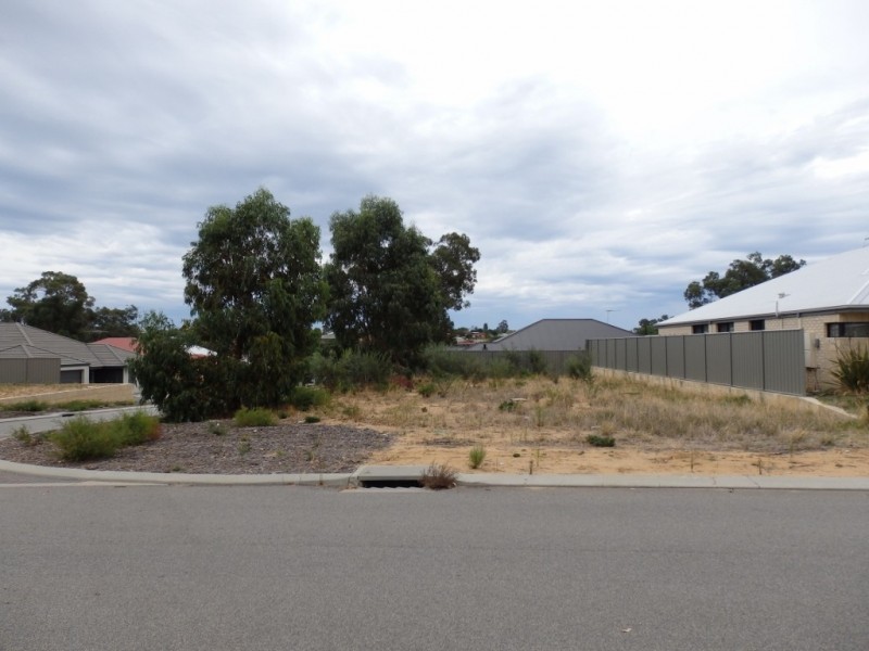 11 Fareham Crescent, Wellard WA 6170