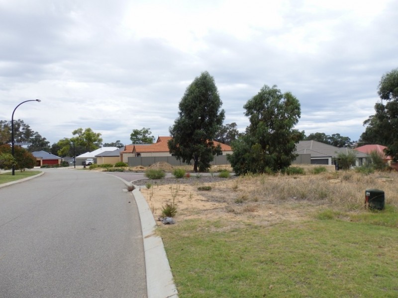 11 Fareham Crescent, Wellard WA 6170