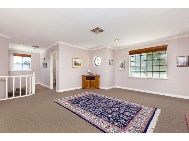 101 Murray Road, Bicton WA 6157