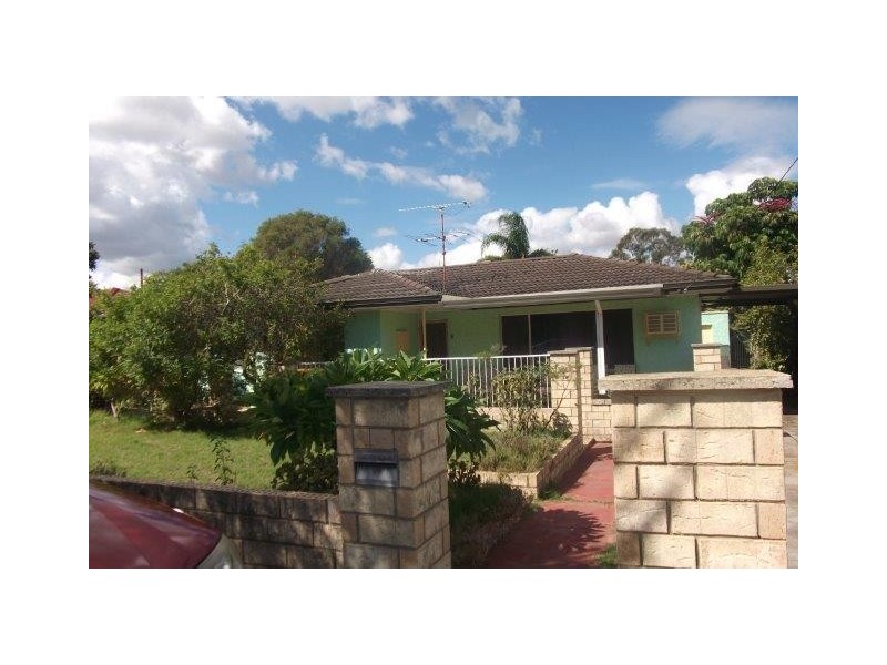 8 Ennis Court, Orelia WA 6167