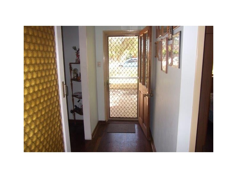 8 Ennis Court, Orelia WA 6167