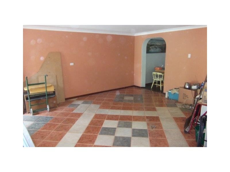 8 Ennis Court, Orelia WA 6167