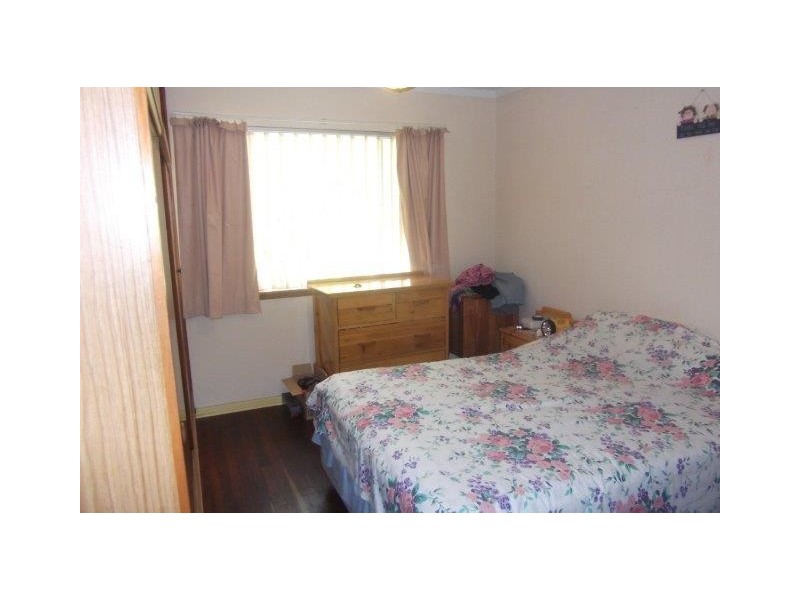 8 Ennis Court, Orelia WA 6167