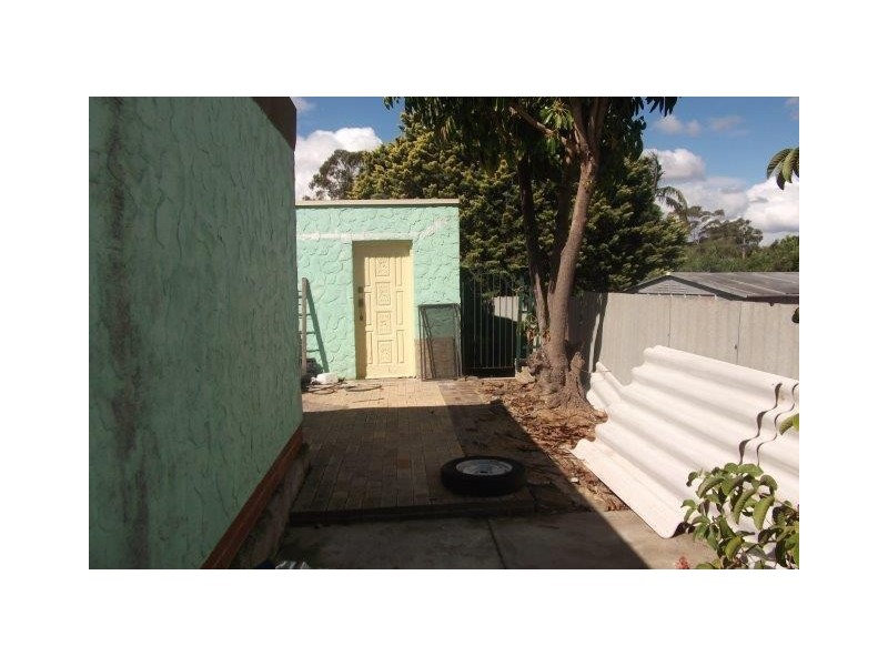 8 Ennis Court, Orelia WA 6167