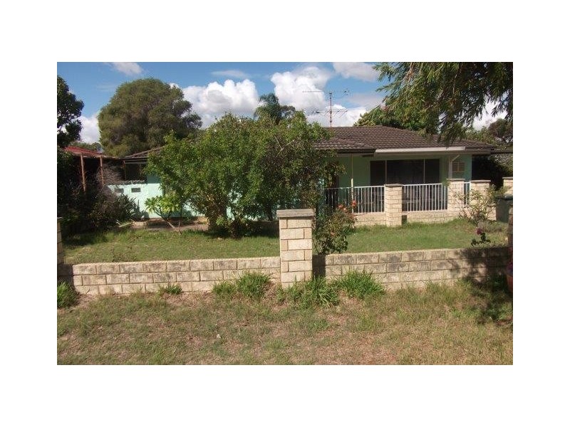 8 Ennis Court, Orelia WA 6167