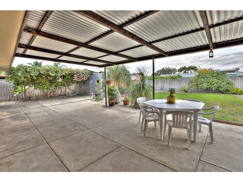 107 Malibu Road, Safety Bay WA 6169