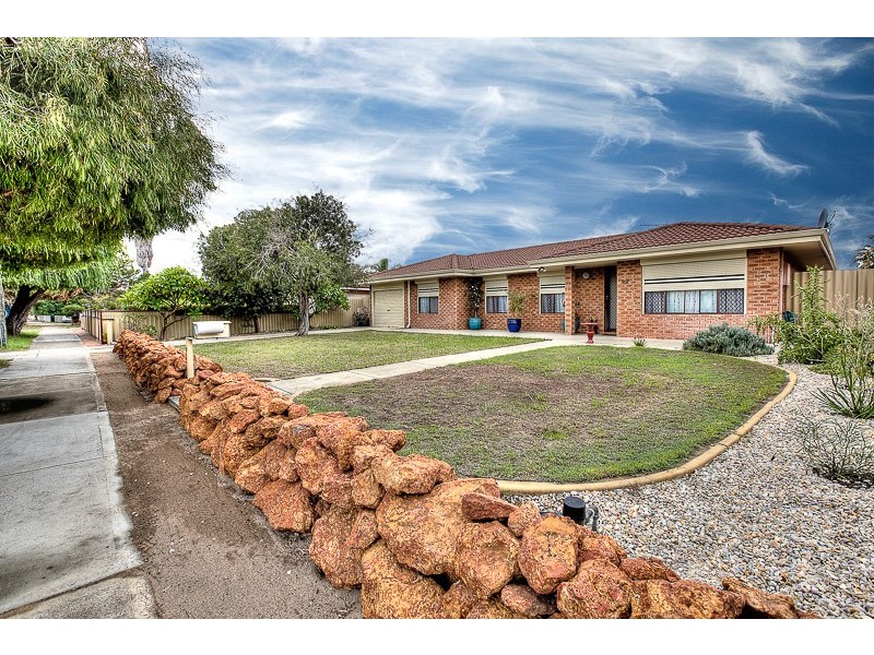 107 Malibu Road, Safety Bay WA 6169