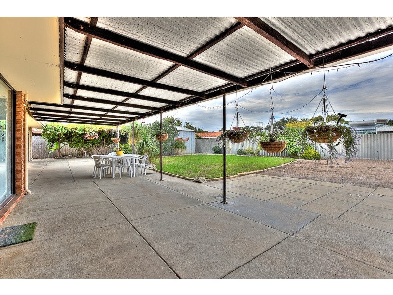 107 Malibu Road, Safety Bay WA 6169