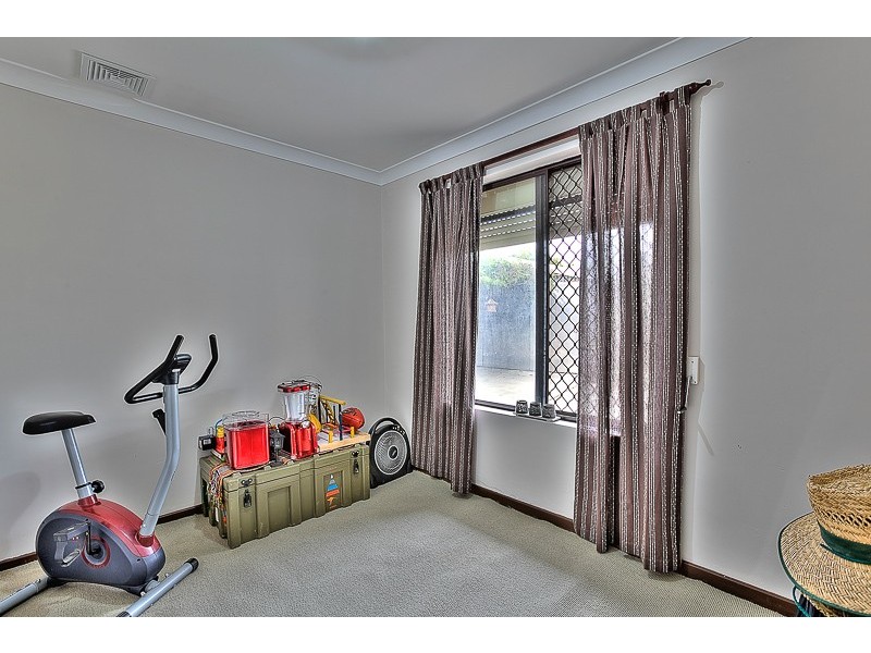 107 Malibu Road, Safety Bay WA 6169