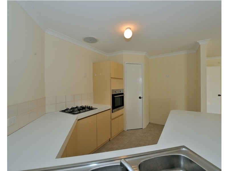 8 Amber Court, Warnbro WA 6169