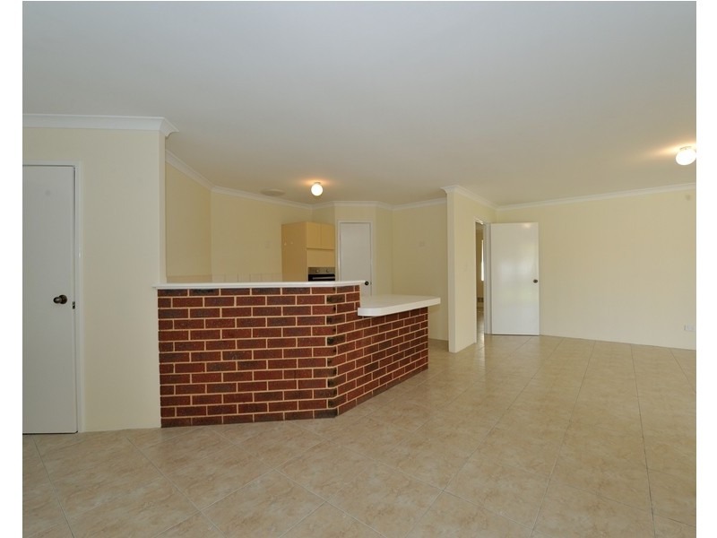 8 Amber Court, Warnbro WA 6169