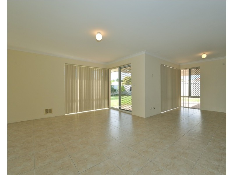 8 Amber Court, Warnbro WA 6169