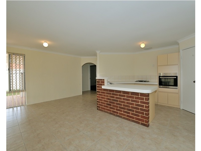 8 Amber Court, Warnbro WA 6169
