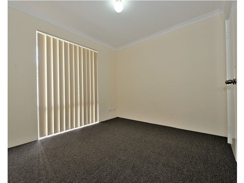 8 Amber Court, Warnbro WA 6169