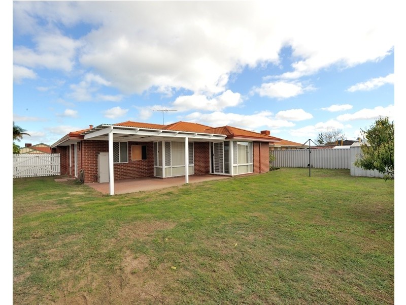 8 Amber Court, Warnbro WA 6169