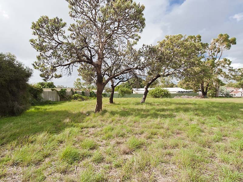 8 Lipscombe Court, Medina WA 6167