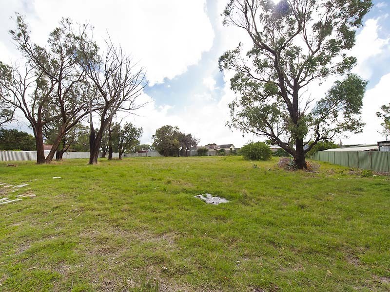 8 Lipscombe Court, Medina WA 6167