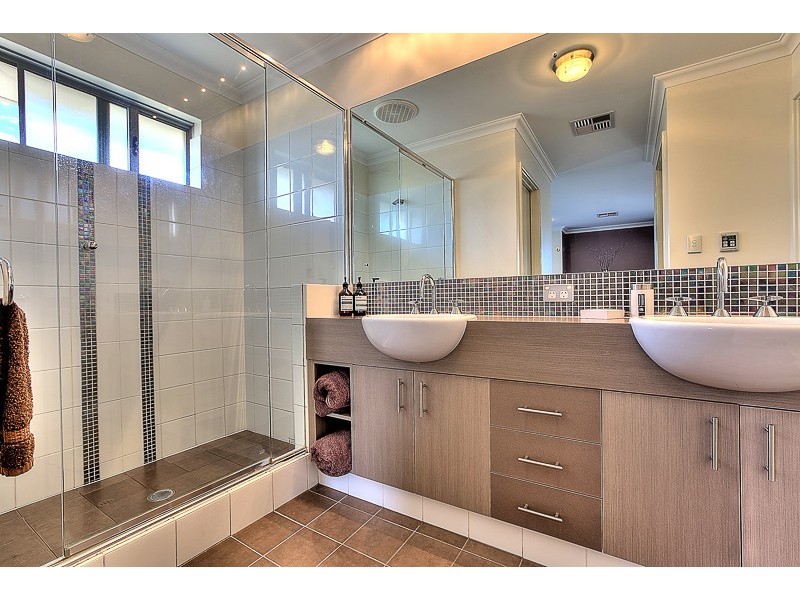 40 Bonaparte Drive, Secret Harbour WA 6173