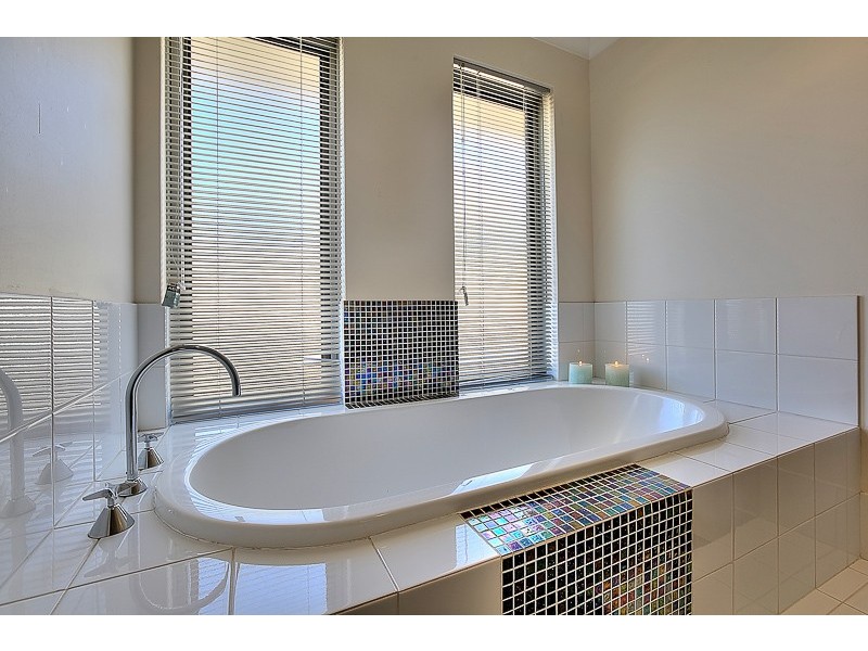 40 Bonaparte Drive, Secret Harbour WA 6173