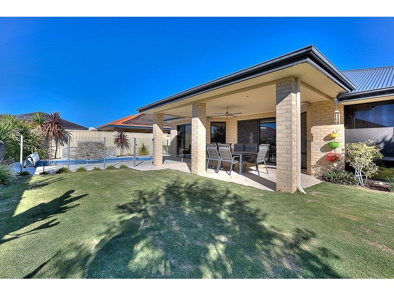 15 Culvers Road, Secret Harbour WA 6173