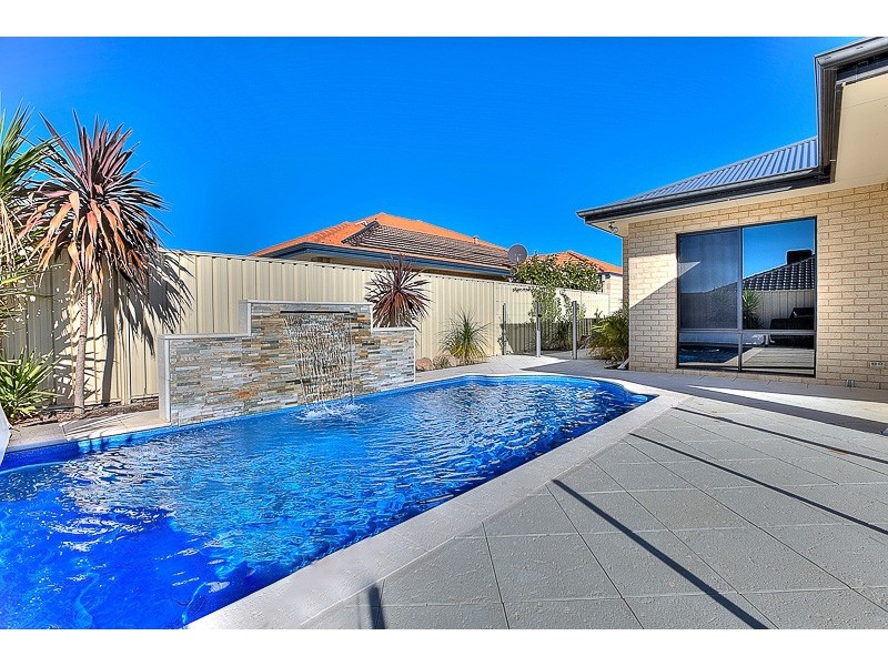 15 Culvers Road, Secret Harbour WA 6173