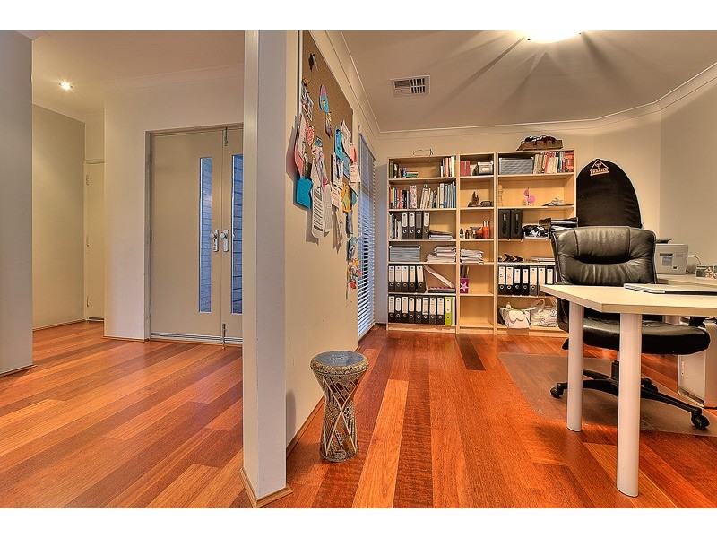 15 Culvers Road, Secret Harbour WA 6173