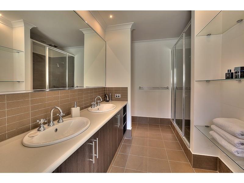 15 Culvers Road, Secret Harbour WA 6173