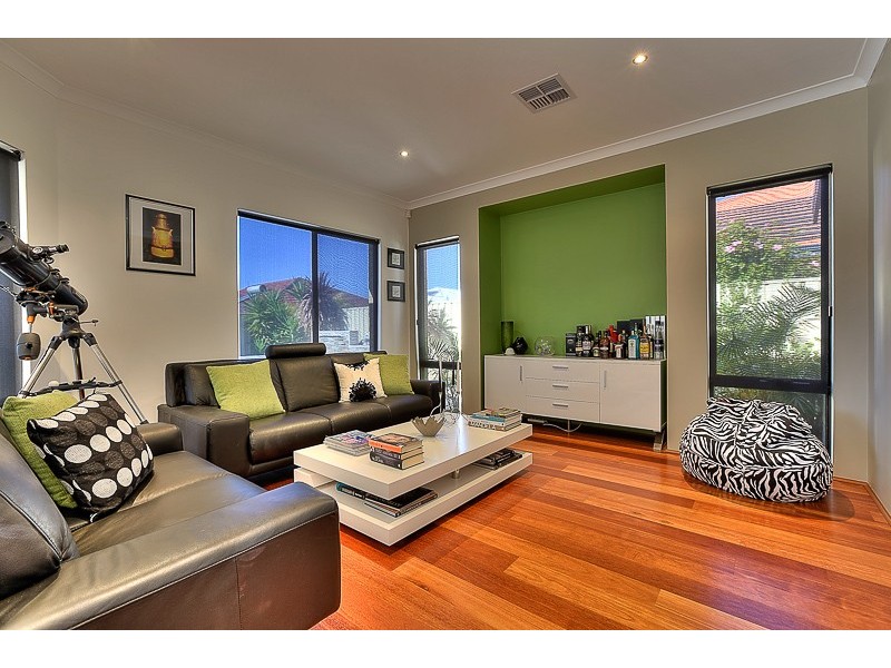 15 Culvers Road, Secret Harbour WA 6173