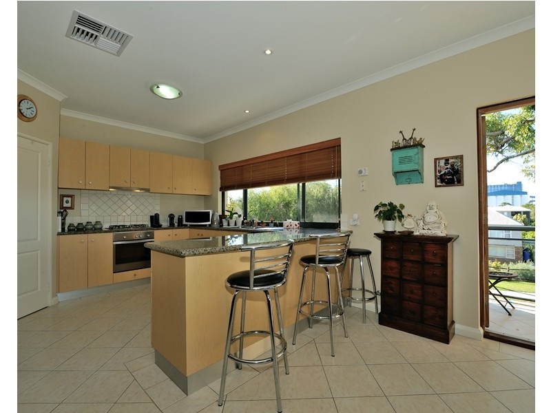 186 Kent Street, Rockingham WA 6168