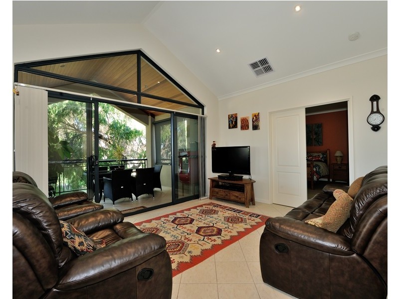 186 Kent Street, Rockingham WA 6168